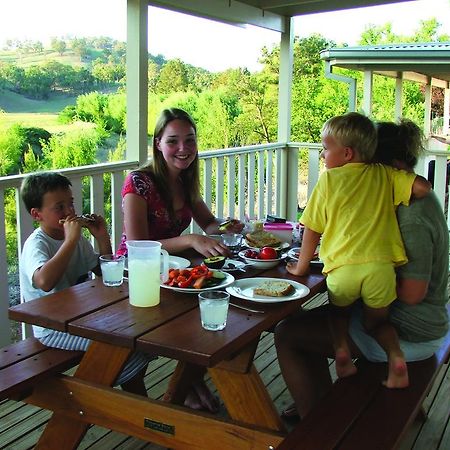 Отель Fossickers Tourist Park Nundle Экстерьер фото